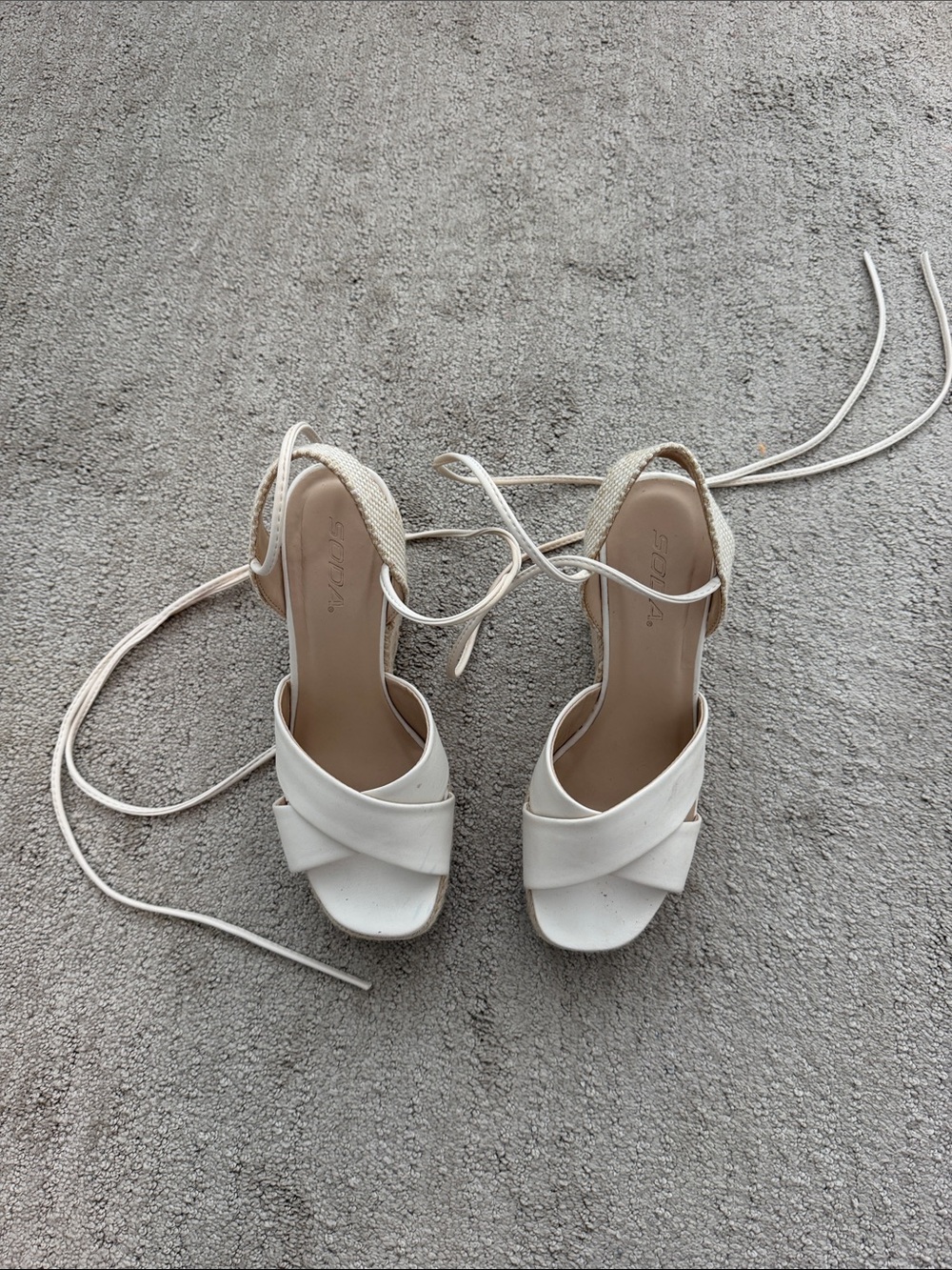 White Lace-Up Women’s Sandals with Knotted Front